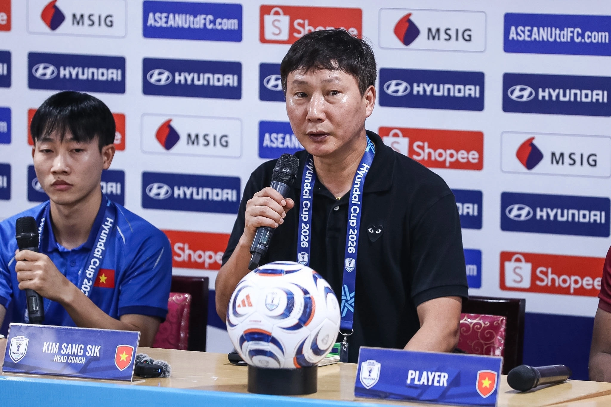 OK9 - HLV Kim Sang Sik Hy Vọng Xuân Son Tỏa Sáng Rực Rỡ Tại Trận Chung Kết ASEAN Cup 2026 - kixon.pro OK9 - HLV Kim Sang Sik Hy Vọng Xuân Son Tỏa Sáng Rực Rỡ Tại Trận Chung Kết ASEAN Cup 2026 - kixon.pro
